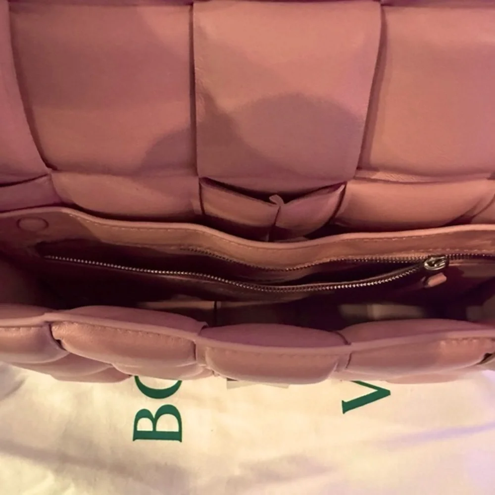 Bottega Venetta Peach Cassandra Cassette Weave Crossbody Leather Handbag - Picture 12 of 13